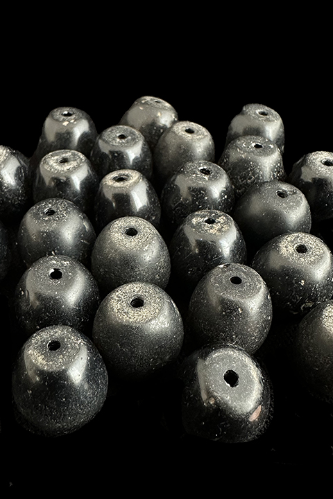 25 Black Barrel Shaped Glass Beads